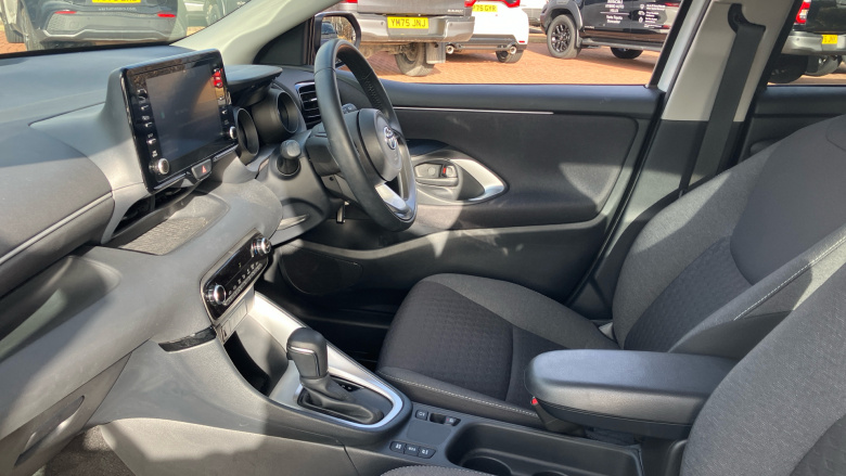 Toyota Yaris 1.5 Hybrid Design 5dr CVT Hybrid Hatchback